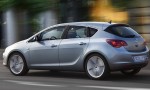 2010-Opel-Astra-8.jpg